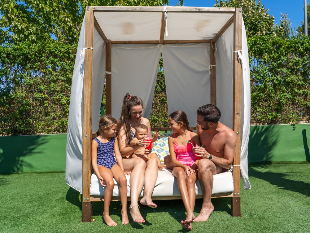 Ven a la Costa Blanca con tu familia en Semana Santa